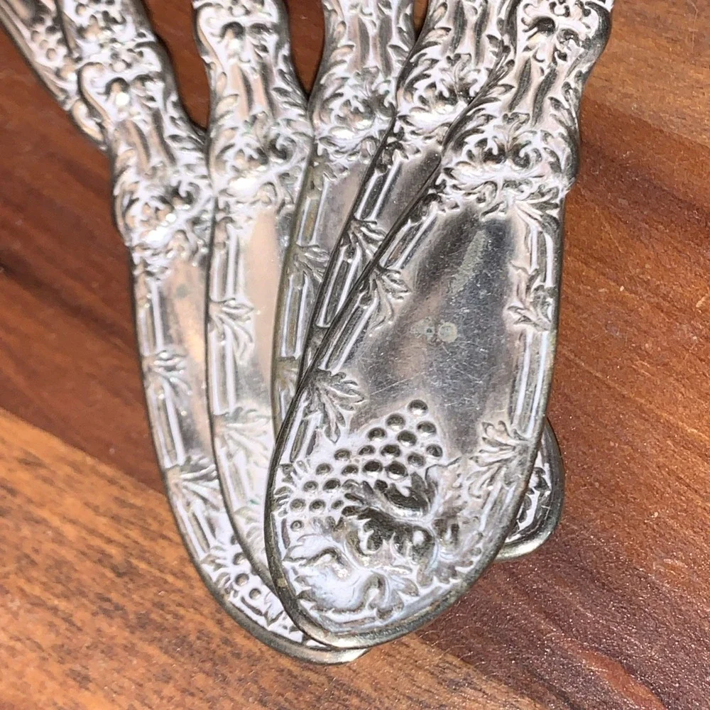 1881 Rogers A1 1908 La Vigne Grape Pattern Silver Plate 6 Dinner Forks 7 3/8